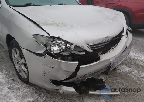 2005 Toyota Camry Xle V6 z USA, uszkodzony, nr VIN 4T1BF30K75U084307